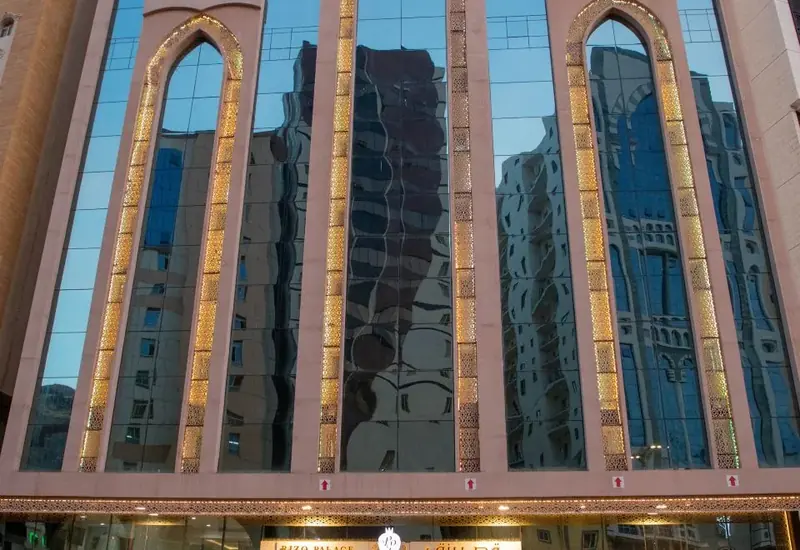 الواجهة الخارجية لفندق قصر رزق في مكة